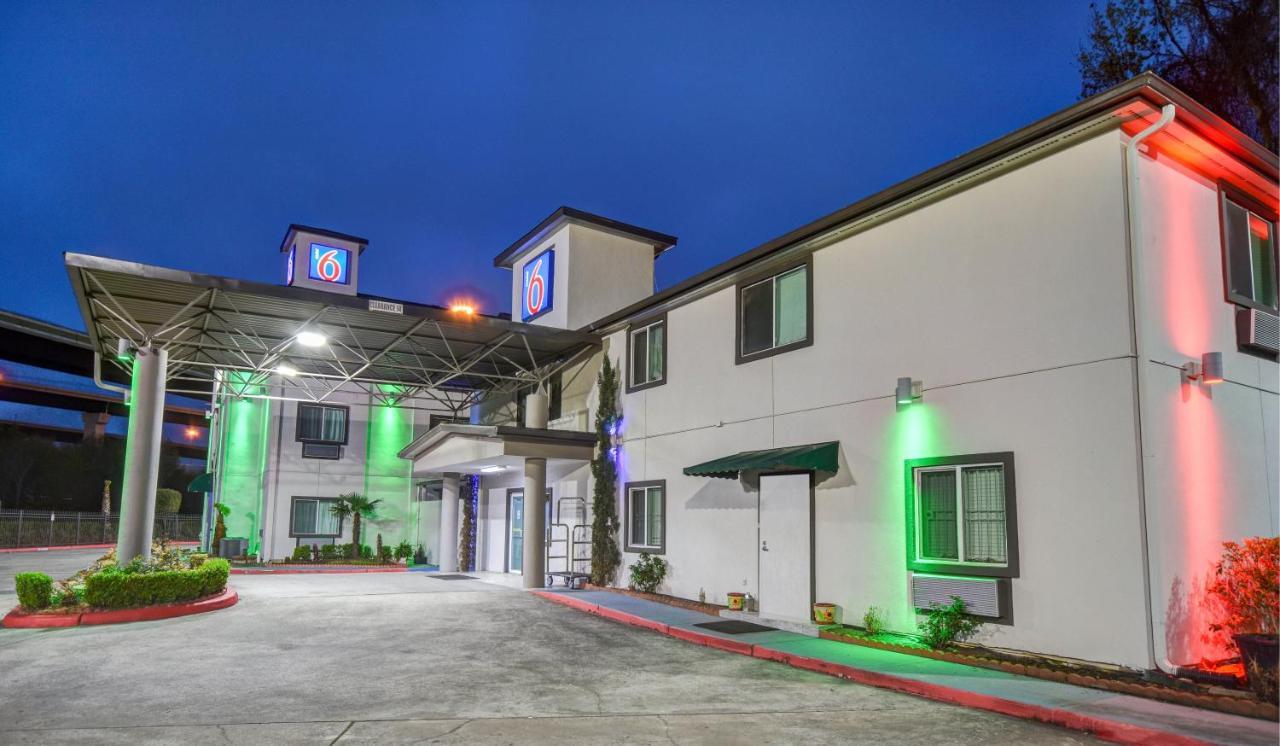 Motel 6 Humble, Tx - Houston International Airport מראה חיצוני תמונה