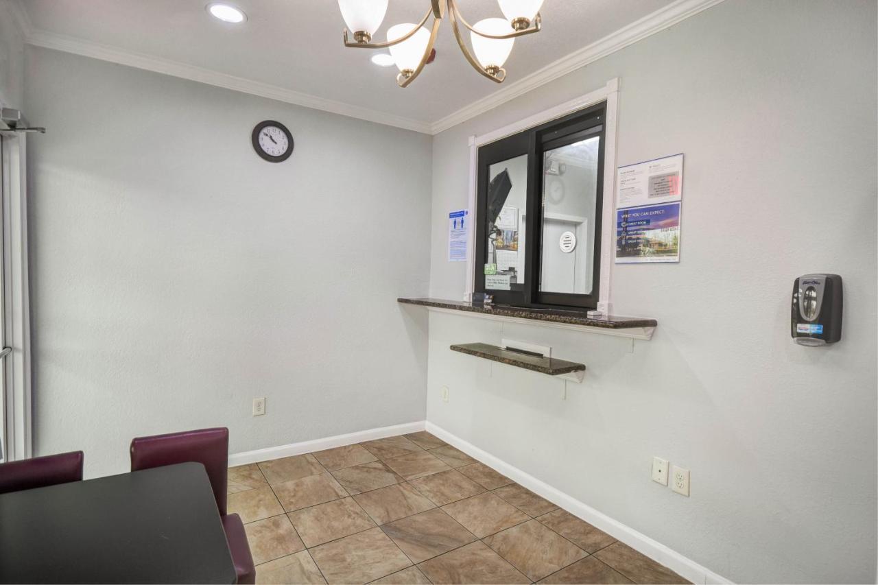 Motel 6 Humble, Tx - Houston International Airport מראה חיצוני תמונה