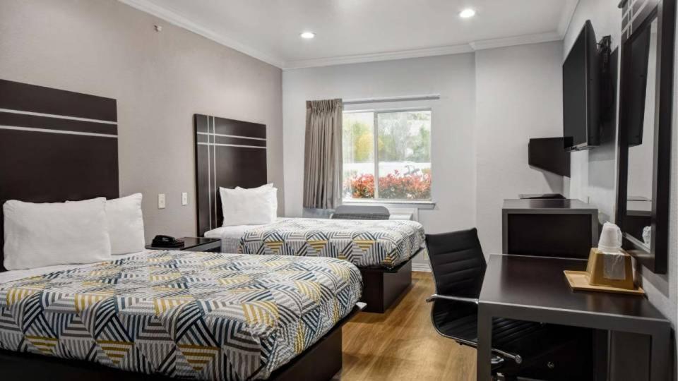 Motel 6 Humble, Tx - Houston International Airport מראה חיצוני תמונה