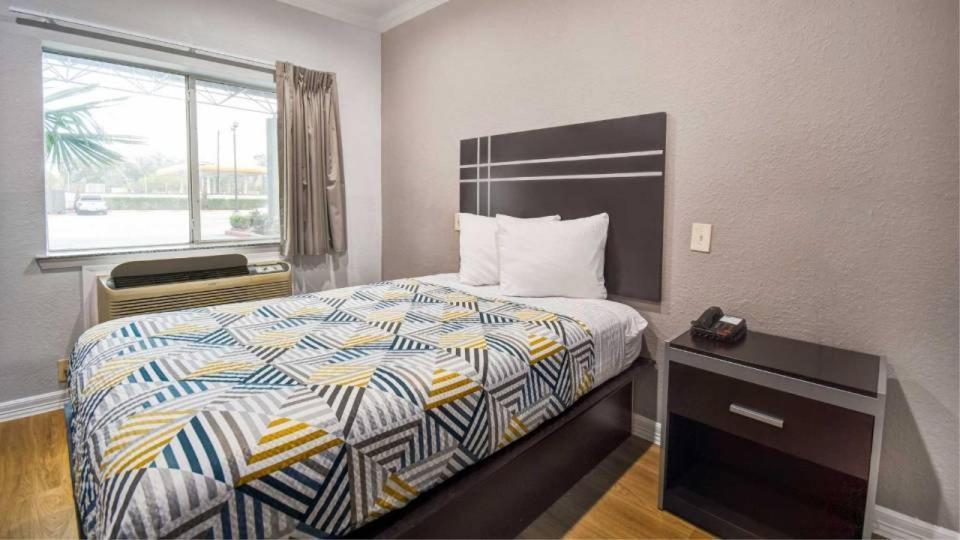 Motel 6 Humble, Tx - Houston International Airport מראה חיצוני תמונה