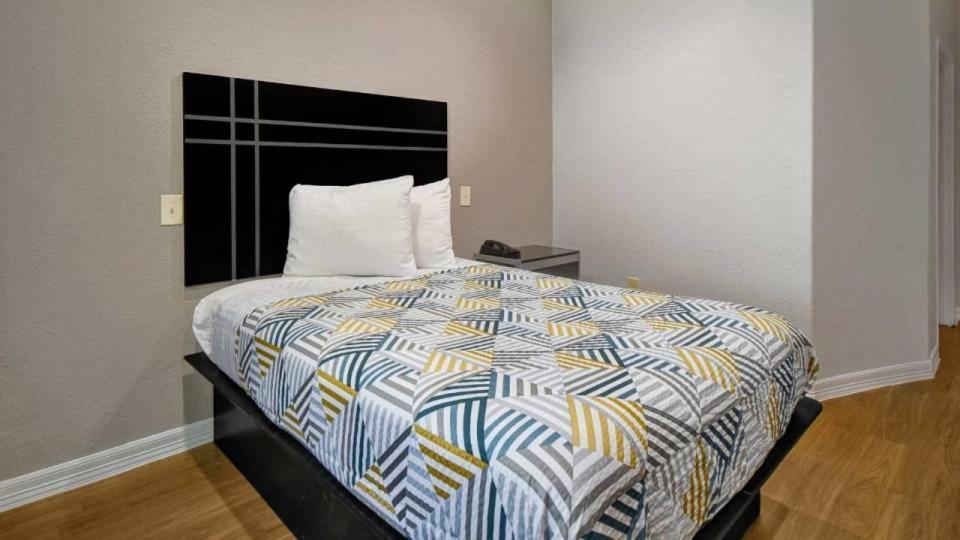 Motel 6 Humble, Tx - Houston International Airport מראה חיצוני תמונה