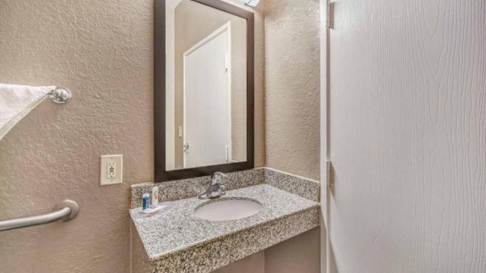 Motel 6 Humble, Tx - Houston International Airport מראה חיצוני תמונה